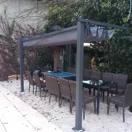 De 6 A 14 Pers Avec Piscine-jacuzzi- Salle Des Fetes Holiday home
