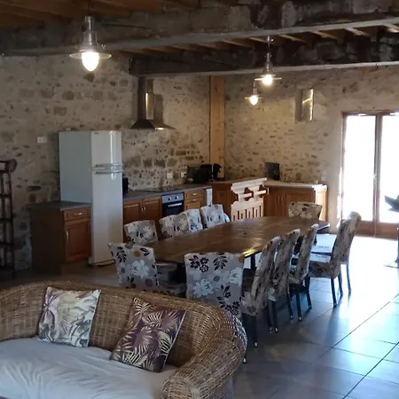 De 6 A 14 Pers Avec Piscine-jacuzzi- Salle Des Fetes Bastanes